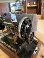 SINGER GB with case - 5