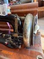 ROWLEY sewing machine - 3