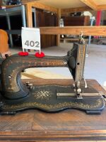 Unbranded shuttle sewing machine - no case - 3