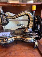 JONES RAND sewing machine with case - 6
