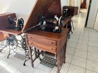 Yennif Sewing Machine on Cast Iron Footed Base