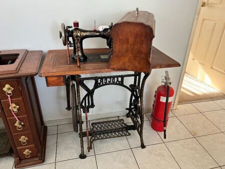ADLER Sewing Machine