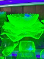 5 x Uranium Glass Bowls with Leaf and Flower Motif - 3