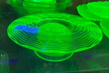 Round Uranium Glass Frog Glass