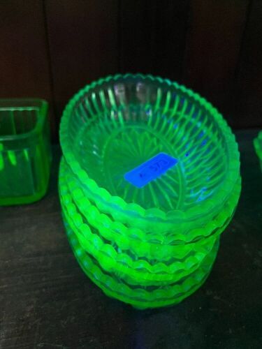 4 x Long Uranium Glass Bowls