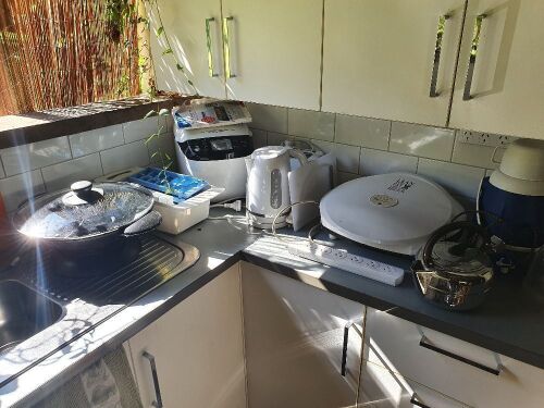 Lot of Small Kitchen Appliances - See -photo