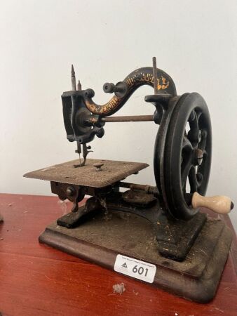 Agenoria Franklin Hand Sewing Machine