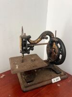Agenoria Franklin Hand Sewing Machine - 2