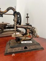 Metal Toy Sewing Machine