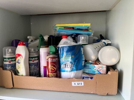 Assorted kitchen/cleaning consumables