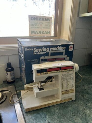 Husquavana 1100 childrens electric sewing machine