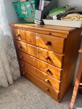 Chest of drawers