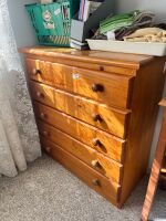 Chest of drawers