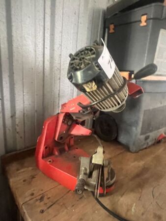 Electric benchtop chainsaw sharpener