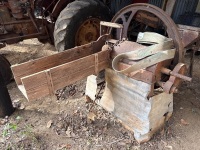 Smelley and Co Globe (Brisbane) No9 chaff cutter
