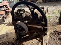 Smelley and Co Globe (Brisbane) No9 chaff cutter - 3