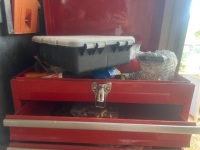 Stackable plastic toolbox + metal toolbox with contents - 2