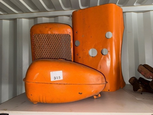 ALLICE CHALMERS fuel tank, bonnet, and grill