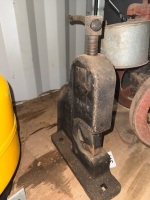 Heavy duty DAWN pipe vise