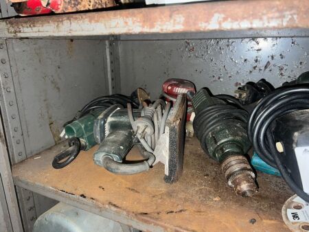Shelf lot of electric tools