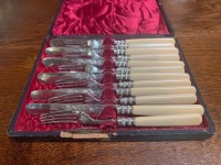 Antique Boxed Set of Bone Handled Desert Knives & Forks - 2