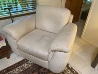 Natuzzi Cream Leather 3 Piece Lounge Suite inc. 3 Seater, 2 Seater & Chair - Good Condition - 2