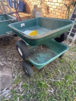 2x Garden barrows