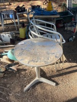 Chromed steel outdoor setting