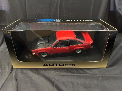 1976 Holden Torana LX-SS-A9X Flamenco Red - 0012/5000 - AUTOart - 73452 - Damaged Rear Number Plate Decal