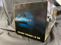 1976 Holden Torana LX-SS-A9X Flamenco Red - 0012/5000 - AUTOart - 73452 - Damaged Rear Number Plate Decal - 4