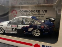 1995 Holden Commodore VR #05 Peter Brock / Thomas Mezera - Tooheys 1000 - 1725/6000 - Biante - B180401A - Certificate Signed Peter Brock - 3