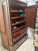 MagnificentÂ  Victorian Mahogany Linen Press with 4 Lower DrawersÂ  Under 2 Door Press with 4 Original Slides + Original Key - 2