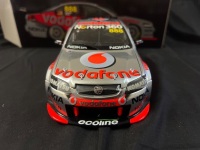 2010 Holden Commodore VE# 888 Craig Lowndes / Mark Skaife - Holden Special - .. / 0500 - Classic Car - 18440 - Car Signed Craig Lowndes & Mark Skaife - 3
