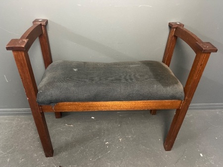 Vintage Hallway Cushioned Chair