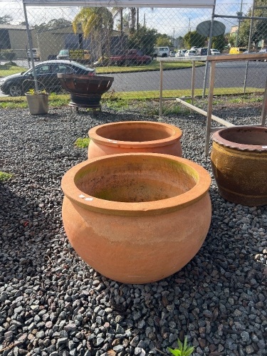 2x Terracotta Circular Pots