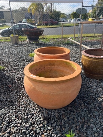 2x Terracotta Circular Pots