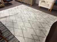 Large White with Grey Design Fluffy Carpet Softstep Gertmenian