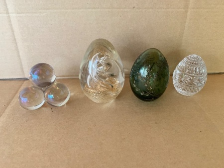 Asstd Collection of 4 Vintage Glass & Crystal Eggs/Paperweights