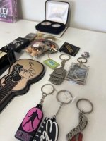 Mixed Lot of Elvis Presley Decor/Fasion - 3