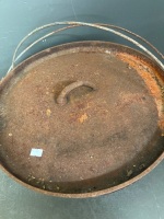 Footed Camp Oven - 3