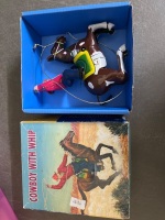 Tray Lot of Small Collectables - 3