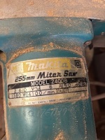 255mm Makita miter saw - 3