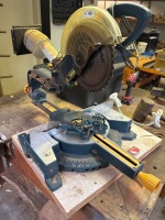 Slide compound mitre saw 250 mm