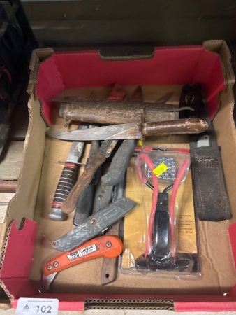 Inc Indian made knife with carved case