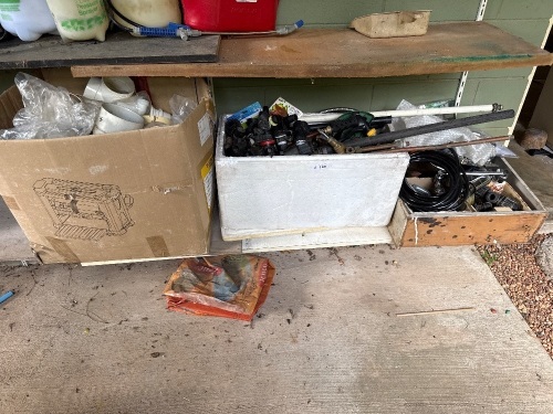 Assorted poly, pvc, and brass plumbing fittings ets