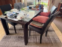 Dining suite