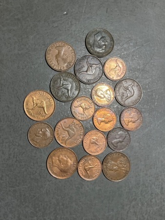 18 x Mixed Pennies