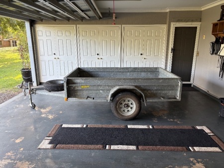 Single axle galvanised box trailer
