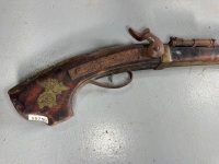 Antique match lock rifle &ndash; possibly Japanese with decorative brass fittings - 2