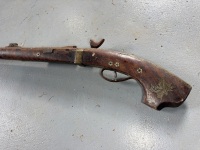 Antique match lock rifle &ndash; possibly Japanese with decorative brass fittings - 4